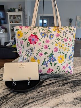 kate spade Cream Floral Tote Bag w/Cream Wallet